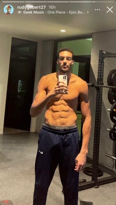 LesBgDuPaf's tweet photo. #SWICOL #COLSWI #SUICOL #COLSUI #Colombia #Switzerland #France #Football #BasketBall #FIFA #FIFAWorldCup #WorldCup #CoupeDuMonde #M6 Rudy Gobert peut me mettre à l'envers 🏀😳🔥 #LesBgDuPaf #BgAlerte 📺🚨 https://t.co/B2U9xOPqY5
