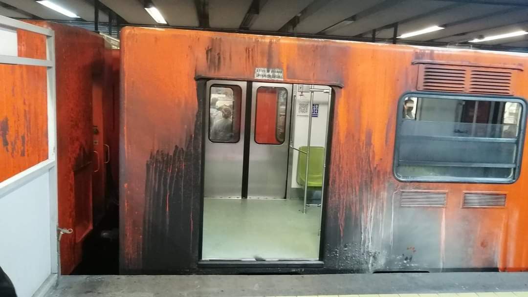 FDoringCasar's tweet photo. Sin duda el @MetroCDMX tiene prioridades mucho más importantes que candelabros de $56,000 @ClaraBrugadaM https://t.co/j56sui8kbB