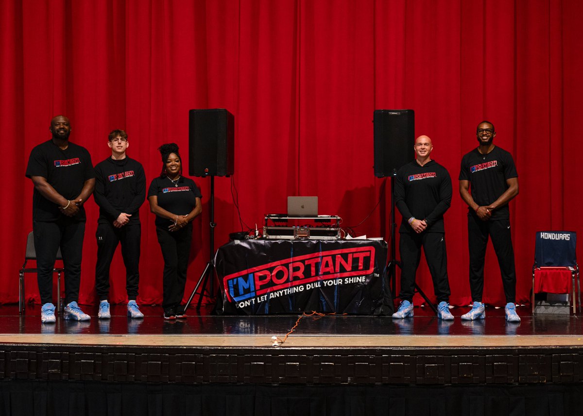 ImportantSeries's tweet photo. We’re kicking off our summer School Spotlight Series by celebrating where it all began!

Last year, we connected with Deer Park students through an assembly &amp; small groups sessions. Thank you for welcoming us into your community!

Want I’MPORTANT at your school? Connect with us! https://t.co/rUz6Kggxcp