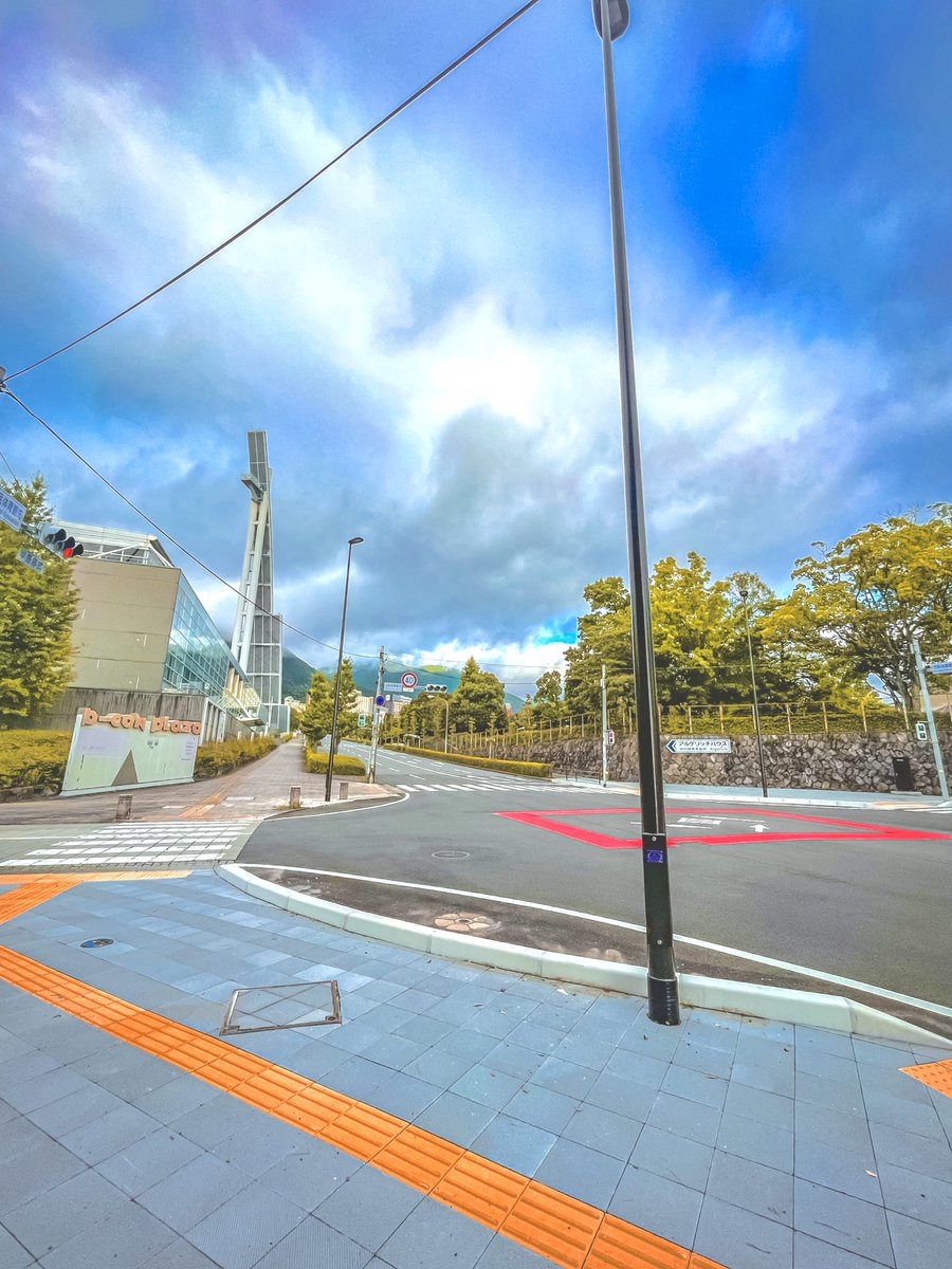 imotinc's tweet photo. おはようございます！本日の大分県は晴れ☀️
朝の散歩中の風が夏らしくなってきました🍃
見る景色が少しずつ変化しているのが地味に楽しみです😊
今日も笑顔で過ごしましょう🌈
#企業公式が毎朝地元の天気を言い合
#企業公式相互フォロー
#企業公式夏のフォロー祭り https://t.co/KqAFZn3z3V