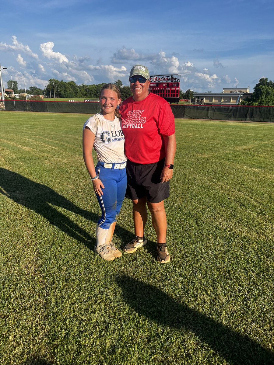 AKLester47's tweet photo. Had a blast today at the @UWA_Softball Elite Camp! I will definitely be back. So thankful Coach @defo25 and staff invited me! Shoutout to Coach @Trinity55055 in our scrimmage! Best third base coach ever! #ALLIN @xtremedemarini https://t.co/Kl5moj9yFZ