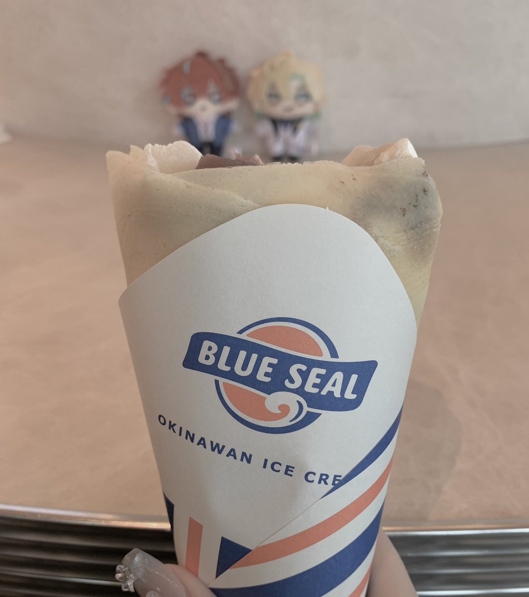 trashcan040's tweet photo. 沖縄旅行とイベント日のご飯と
お友達とお揃いで買った概念🥂 https://t.co/jItXmaciHt