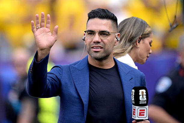 jawer93's tweet photo. Así fueron las duras palabras de Falcao, después de la eliminación de Colombia del Mundial: "Es una lástima por las oportunidades que tuvimos, no supimos capitalizarlas. En estas instancias, en una competición como tal, el rival tiene el nivel para no perdonarte y ha sido (sigue) https://t.co/n9XGJk3nGw