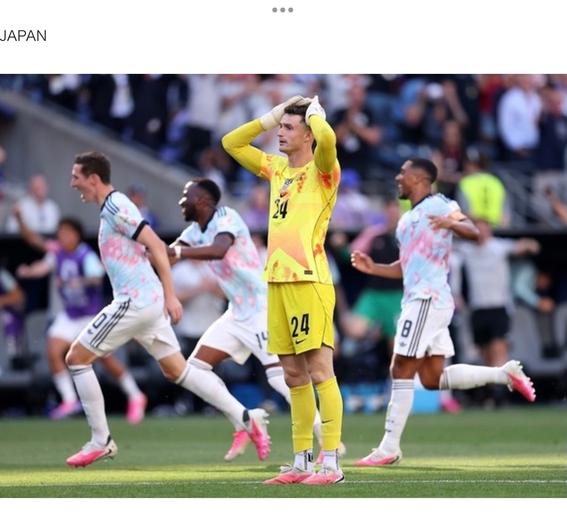 hirokitree30's tweet photo. 大統領FIFAレッドカード事件。アメリカがベルギーにもし勝っていたら、アメリカとFIFAは世界を敵に回すことになっただろうから、負けるしかなかった。アメリカはトランプに負かされたと言う事だ。　#クラシック音楽愛好会 #ワールドカップ　#FIFA #レッドカード　#トランプ　#ベルギー　#アメリカ敗退 https://t.co/UXUTqAff5J
