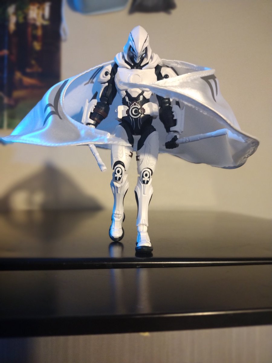 King0067818315's tweet photo. I just got the new Marvel Rivals Moon knight Model kit from #Blockees, AND HE'S AMAZING, definitely in my top 3 favorite figures I own hands down, Best Marvel character, hopefully we'll get model kits based on his different skins in the game, Definitely recommend picking up https://t.co/LXj6phnnBe