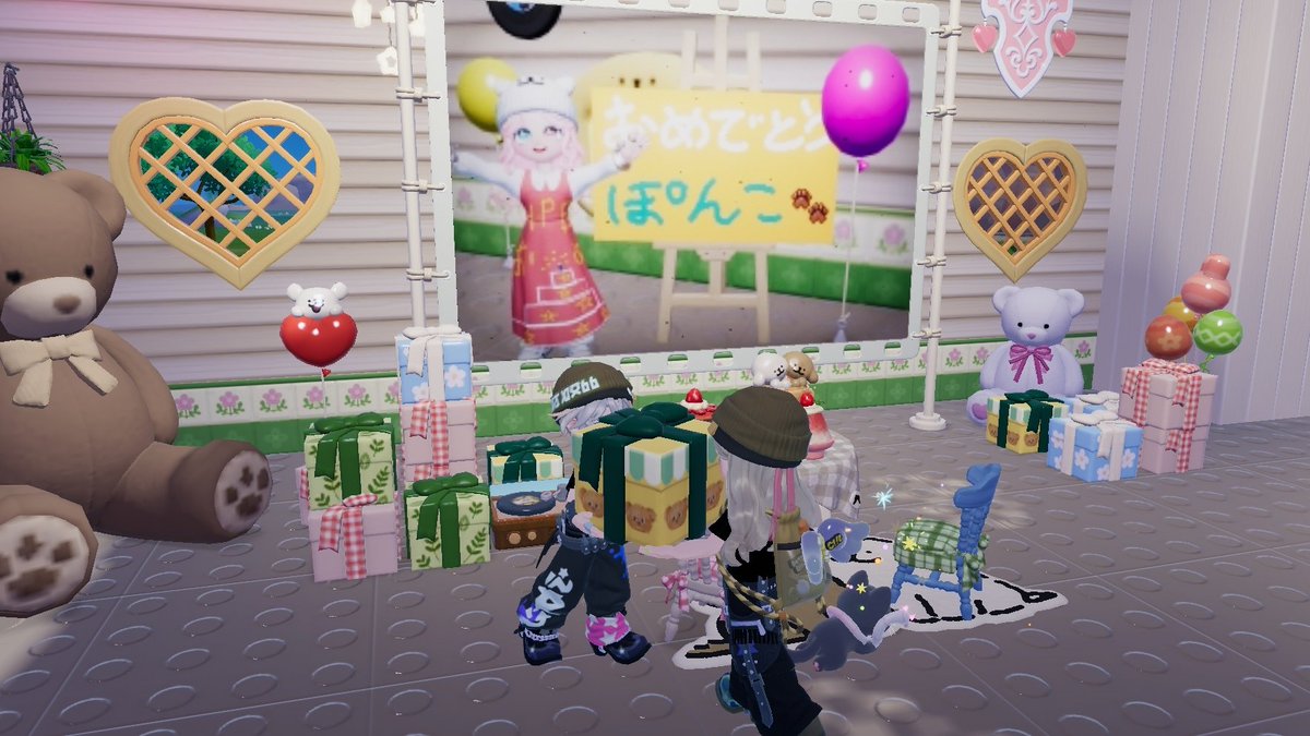 tsutsun444's tweet photo. 会いに来てくれた人もメッセージカードくれた人も絵を作ってくれた人もみなさんありがとう🥳
写真載せきれませぬ！ https://t.co/cUPi67uQb1