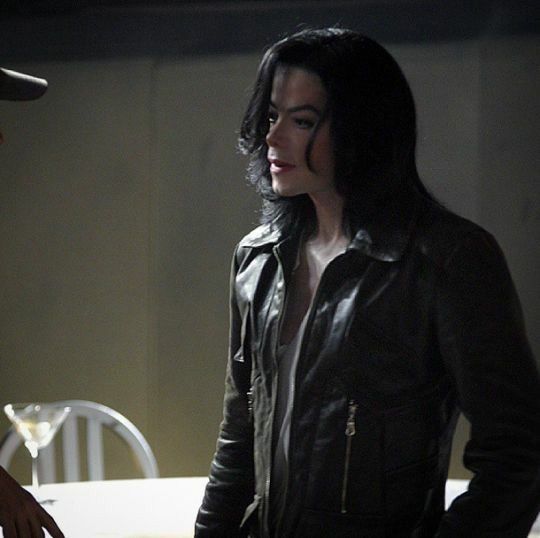 postsmjs's tweet photo. Michael Jackson (2003) https://t.co/uZ5QvM3C8b
