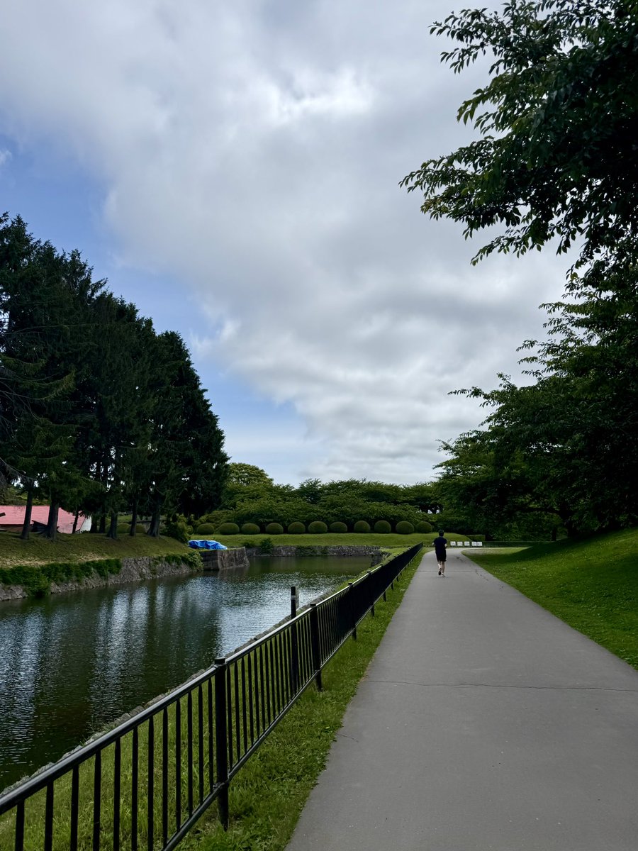 otsukisama50's tweet photo. 8時半から五稜郭公園を2周歩く。習慣づいてきた。なるべく続けるつもり。
#記録 https://t.co/Cn9lySM4Kv