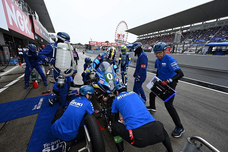 WEBMrBIKE's tweet photo. チームスズキCNチャレンジ、鈴鹿８耐の実験的クラスを過去最高位で完走。
https://t.co/6PcYrwL8kq https://t.co/thGr5hBr2H
