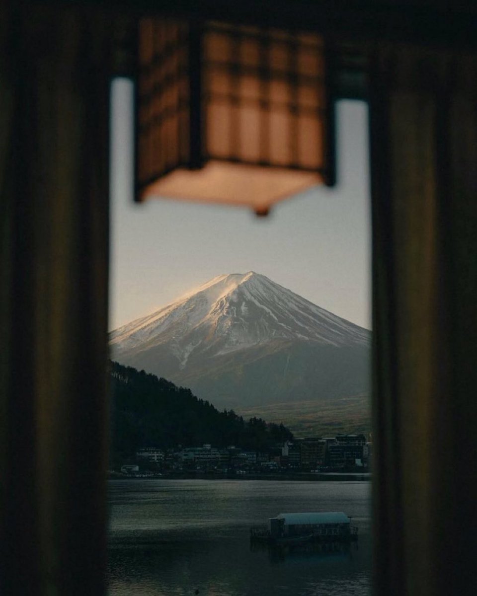 viewsoff's tweet photo. Japan https://t.co/ty3aYUUYo6