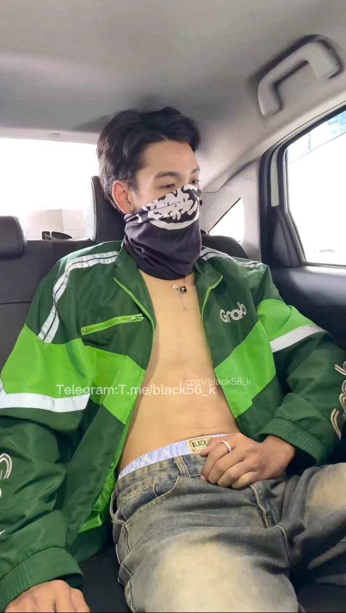 khunshine268018's tweet photo. น้อง Grap สุดหล่อ🏍️
ที่มา : @Black56_k https://t.co/2WpSjG2TnR