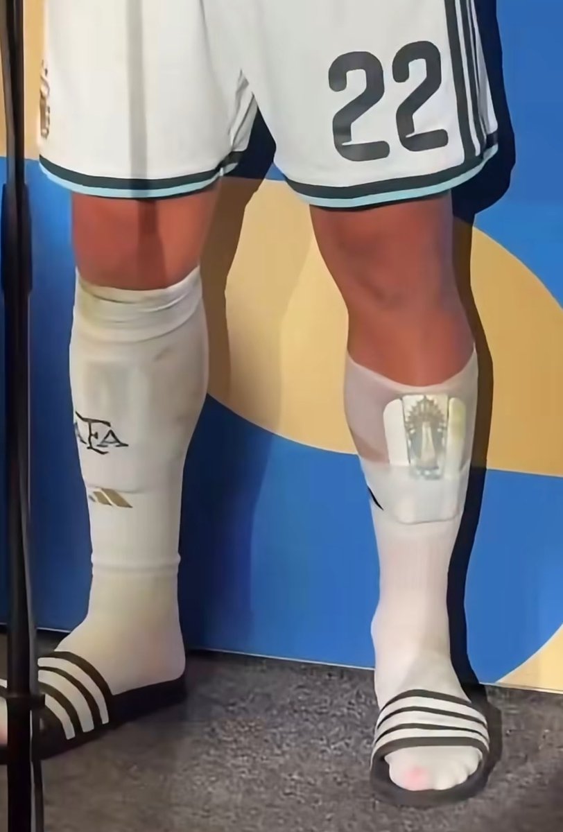 Sachinettiyil's tweet photo. Argentine striker Lautaro Martínez has an image of Our Lady of Luján inside his shin guard https://t.co/0O4cSY2jKn