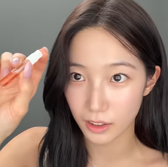 idolperfume_zip's tweet photo. ಣ 260708 르세라핌 카즈하 향수 정보     

✪ 카즈하 
✪ 브랜드: 킬리안    
✪ 제품명: 러브,돈 비 샤이 
✪ 가격: 102,000원(7.5ml) 
ㄴ KREAM 판매가
✪ 향기 가이드: 솜사탕 | 네롤리 | 바닐라 
▶https://t.co/SuyHRv7o8W

#르세라핌 #lesserafi̇m #카즈하 #KAZUHA https://t.co/OPfDxwoW08