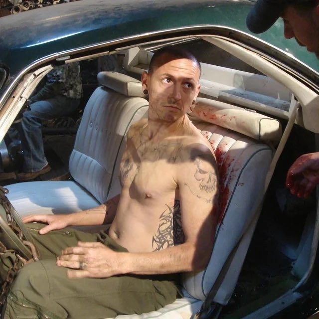 THEH0RRORKID's tweet photo. Behind the scenes photos of Chester Bennington of Linkin Park onset of SAW 3D https://t.co/l8D0hic0Mg