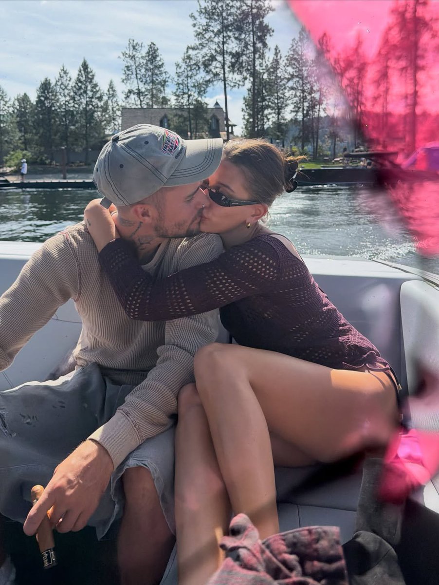 JBCrewdotcom's tweet photo. Hailey Bieber shared new photos with Justin Bieber on Instagram. https://t.co/tJrt5XX8io
