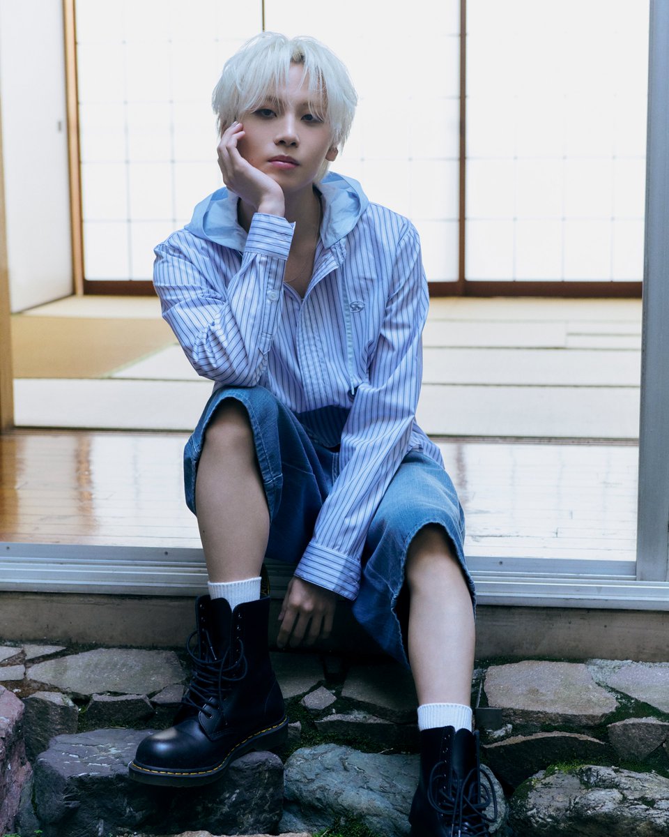 CYANMANMAGAZINE's tweet photo. #JO1 川尻蓮が纏う、夏の空気感🍃🫧

自然体から大人の色気まで、さまざまな表情を切り取った本誌未掲載カットをインスタマガジンで公開中📸
この夏だけの川尻蓮の魅力をたっぷり堪能して！

続きはこちらから🌿👇
https://t.co/nIj3hEmcHY

@caelumjp @official_jo1 #川尻蓮 #大人の夏休み #CYANMAN https://t.co/sb5TpY1OW8