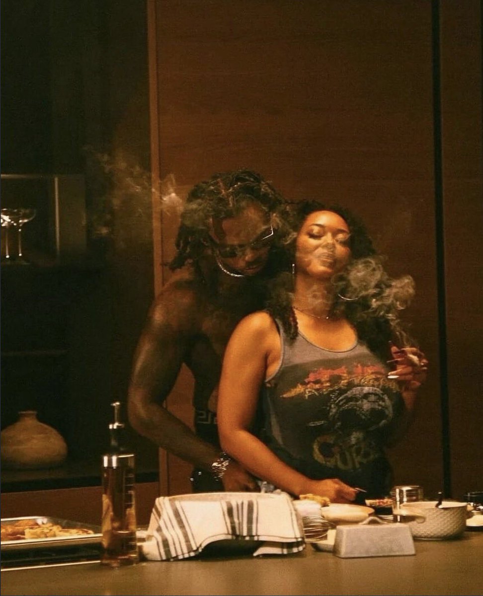 BreadBoi's tweet photo. Energy is priceless, find your person and build 🫳🏽✨ God 1st https://t.co/d2SENly3gG