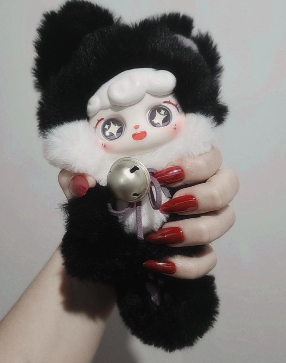 3RACHA_05's tweet photo. Resolvi dar orgulho pra Marin e coloquei unhas gigantes hehe https://t.co/SQmKrzoxQG