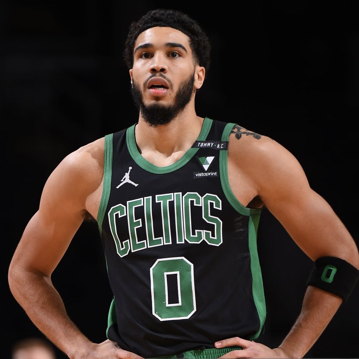 PolymarketHoops's tweet photo. Over the last 3-4 weeks, many teams were trying to pry the Celtics to trade Jayson Tatum, but talks were immediately shut down.

(via @ShamsCharania) https://t.co/pc22Gbtgzs