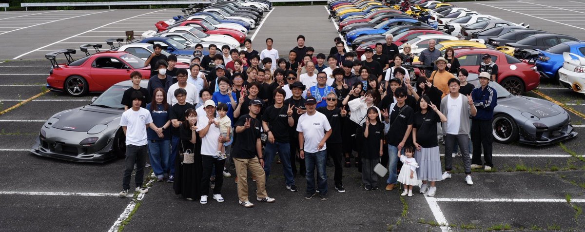 feed_fujita_eng's tweet photo. おはようございます🙇
昨日はFEEDロータリーミーティングに参加頂きありがとうございました🙇
又、企業のご協力により全ての方に景品が行き渡ったと思います👍
今年もご協力本当にありがとうございました🙇 https://t.co/W0FUV5ybh5