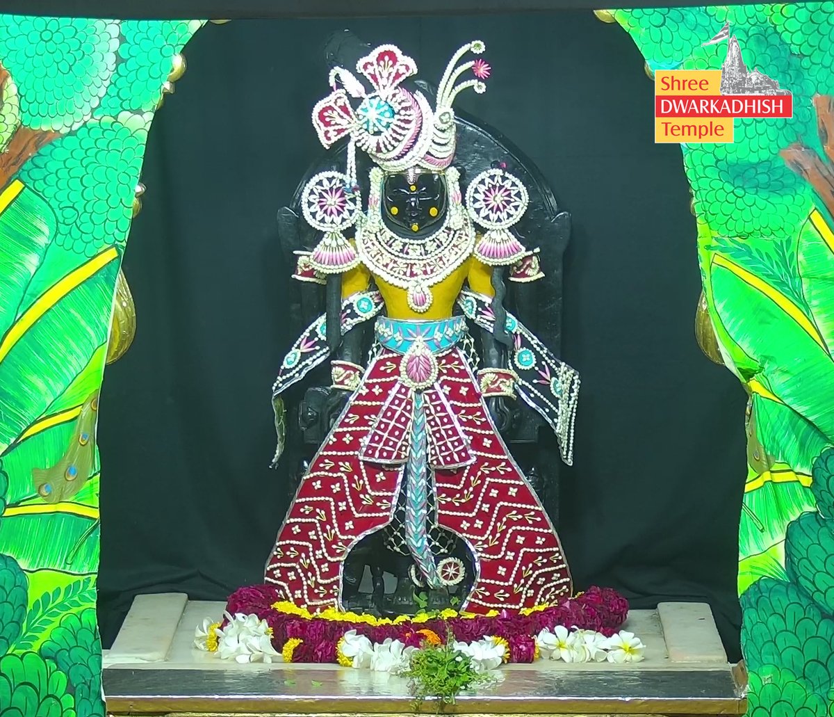 DwarkaOfficial's tweet photo. राजाधिराज द्वारकाधीश जी के मङ्गला आरती दर्शन 🙏🏻
श्री द्वारकाधीश मंदिर द्वारका,गुजरात
दिनांक :- 08/07/2026 बुधवार      

#dwarka #manglaaarti
#ShridwarikadhishmandirOfficial https://t.co/Rbr1rEKfbb