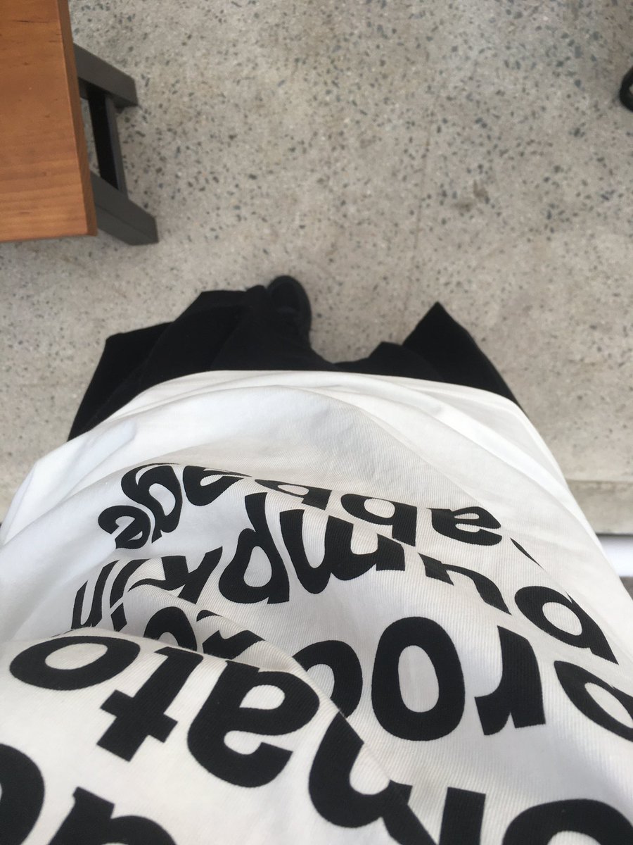 rnynokk's tweet photo. Je suis content de porter de nouveaux vêtements 😄🤘 https://t.co/n8Ovg6IW2F