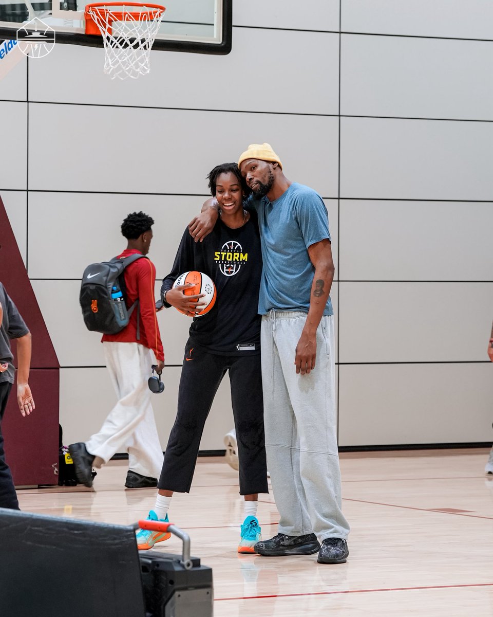 seattlestorm's tweet photo. Just a couple of All-Stars at work. 🤝 https://t.co/GxIVI2XgC3