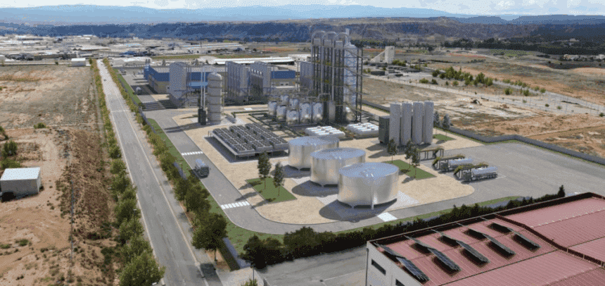 MadridProyecta's tweet photo. ✈️Espectacular lo de la Plataforma Aeroportuaria de Teruel, dominó de inversiones.

A las propias instalaciones, ahora se sumarán una planta de combustible, hangares, un laboratorio de investigación, un Centro Integral de entrenamiento...

📍Teruel
🗨️https://t.co/YL27IbgIWd https://t.co/rxm9I0GAvG