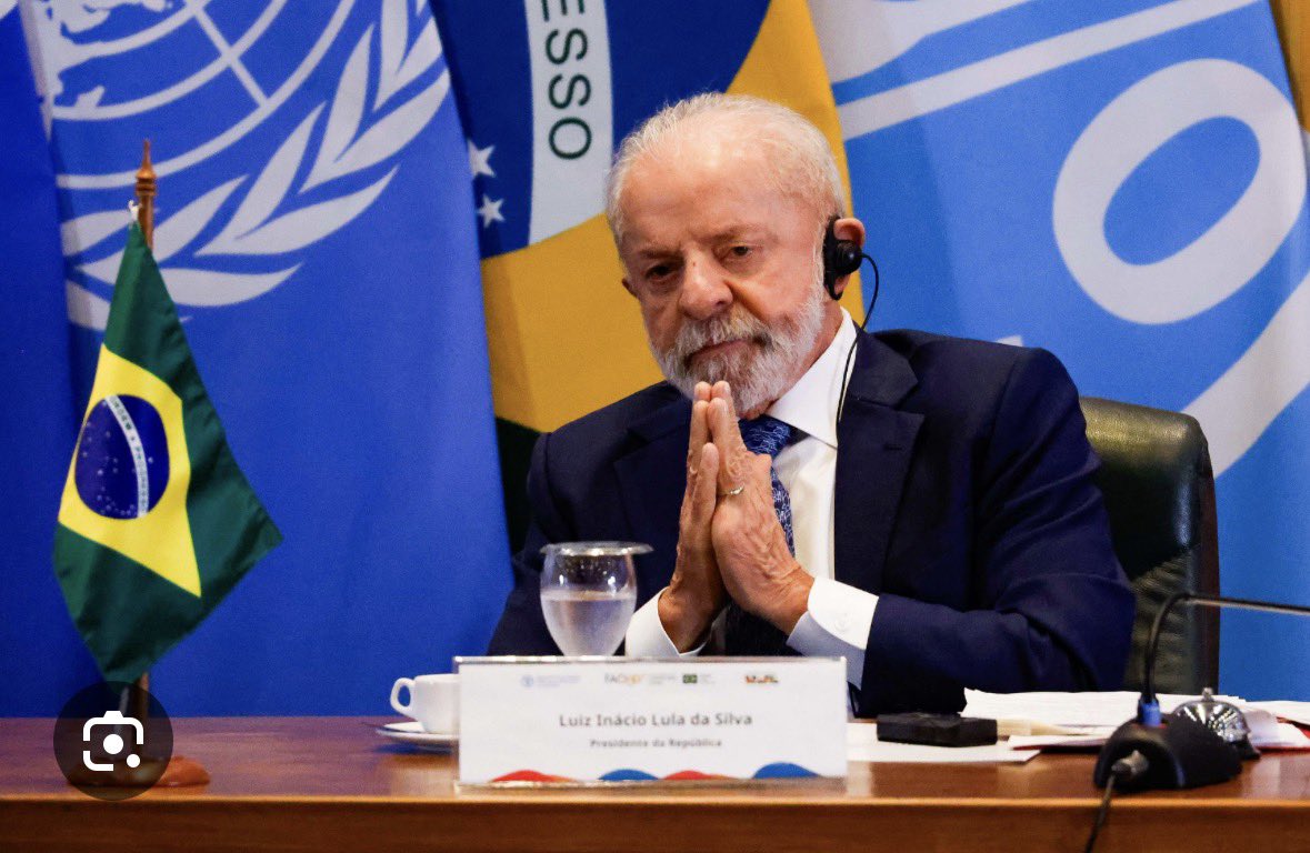 l12al12's tweet photo. 🚨 QUEM É MAIS AJUDADO: Lula pelo STF ou Messi pela FIFA? https://t.co/CJyAPpi8CD