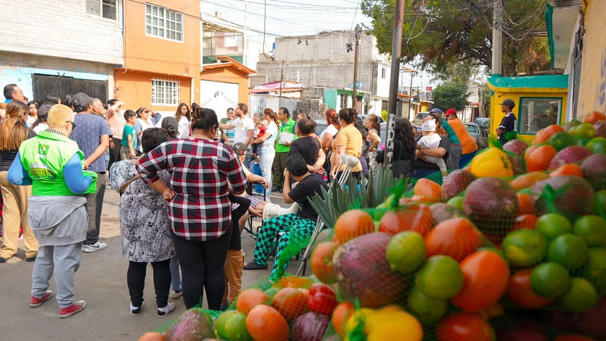 talapariente's tweet photo. Hace unas semanas un grupo de vecinos de leyes de reforma nos solicitó diversas gestiones que ahora hacemos realidad. En el verde si cumplimos 

#partidoverde #verdecdmx #ayuda #familia #trabajo https://t.co/WoyXYfayyp