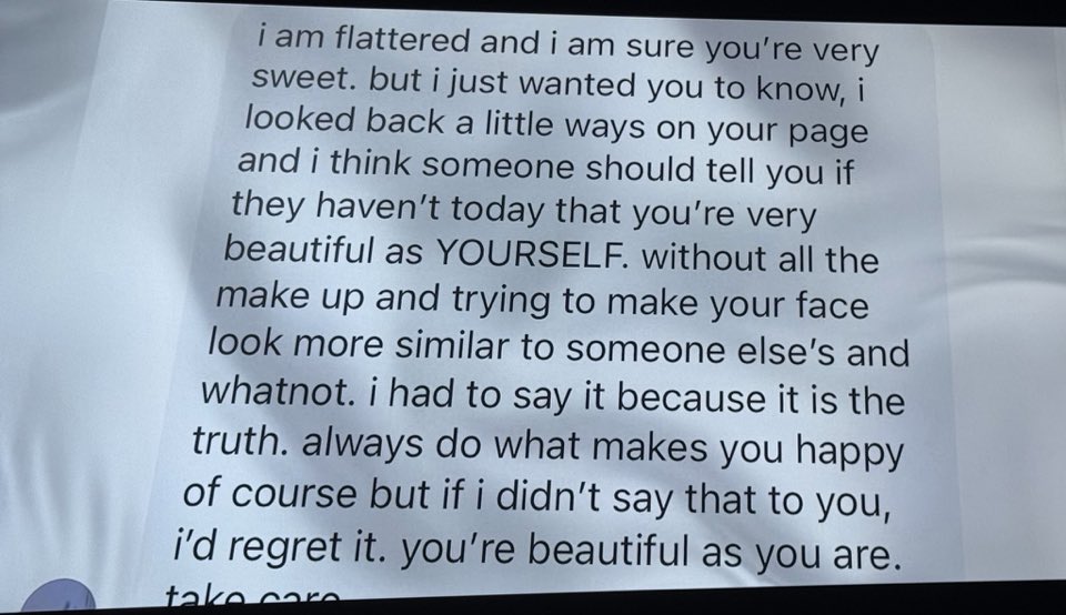 breathingrnd's tweet photo. NOT ARIANA MANDÁNDOLE MENSAJE A PAIGE DE MANERA AMABLE OMG https://t.co/8eO7vpYFvH
