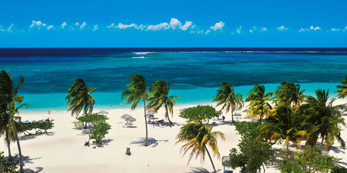 MinturCuba's tweet photo. ✨¡Vacaciones en el Caribe te esperan! 🌅 La Playa Guardalavaca en Holguín, Cuba, con sus aguas cristalinas y arena blanca. ¿Quién se apunta?🌊☀️🌴

#Guardalavaca #ViajaACuba #CubaMágica #CubaUnica #Cubatravel https://t.co/idX9SNarbl