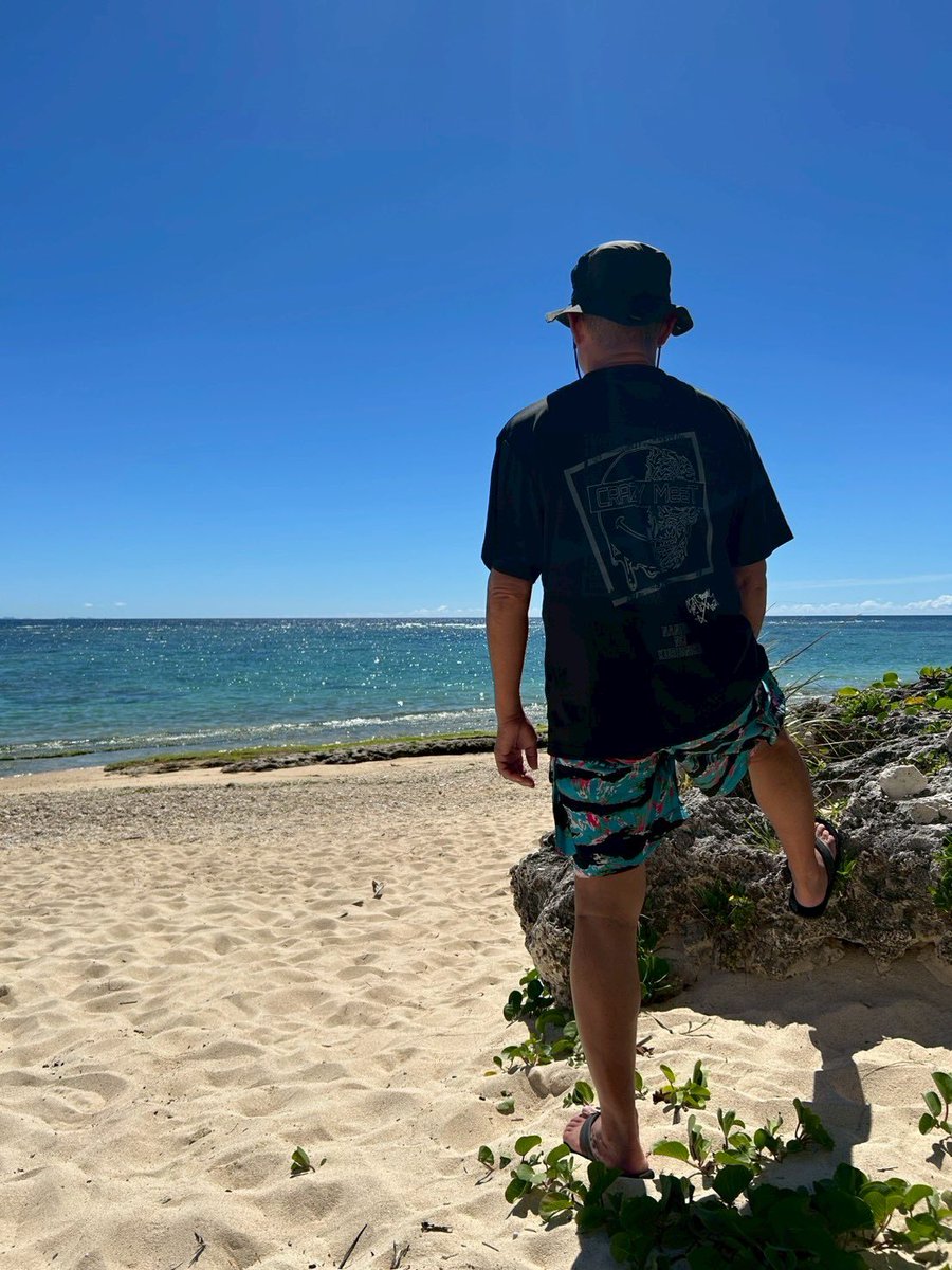 S43K111's tweet photo. 沖縄旅行🌴🌺✈
CRAZYMeaTさんで購入したマイアミタイガーとTシャツ👕
ハーパンは沖縄に似合い過ぎて最高✨✨
#CRAZYMeaT
#マイアミタイガー
#沖縄旅行 https://t.co/aIBQnSk5eR