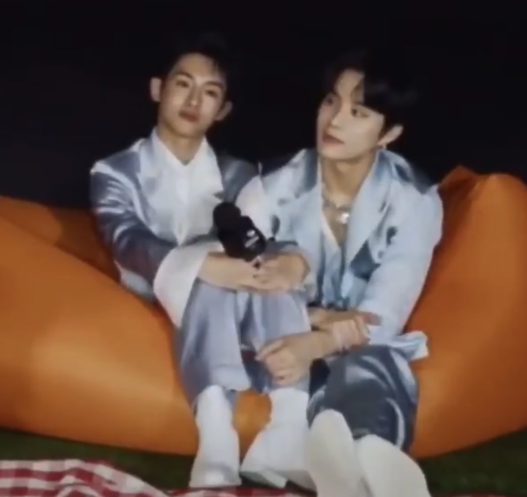 neowoozone's tweet photo. thank you for everything winwin, wishing you all the best in your future endeavors 😭❤️ https://t.co/fZpGAk05DS