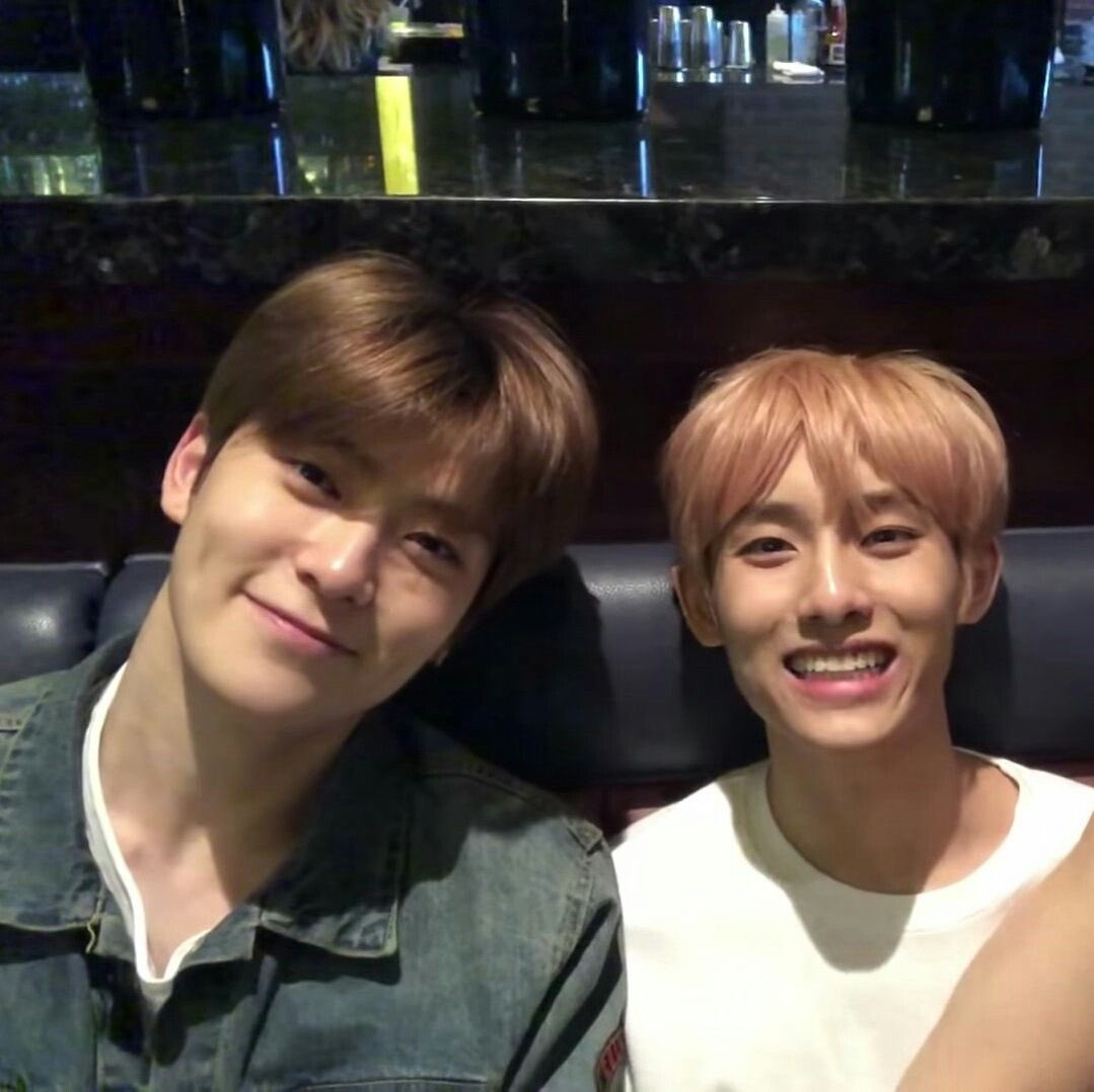 1997SMOKE's tweet photo. no more orange lemon cross 🥺 goodluck with your future endeavours winwin 💗 thank you for being such a good friend to jaehyun ✨ https://t.co/GkQsvAUNVl