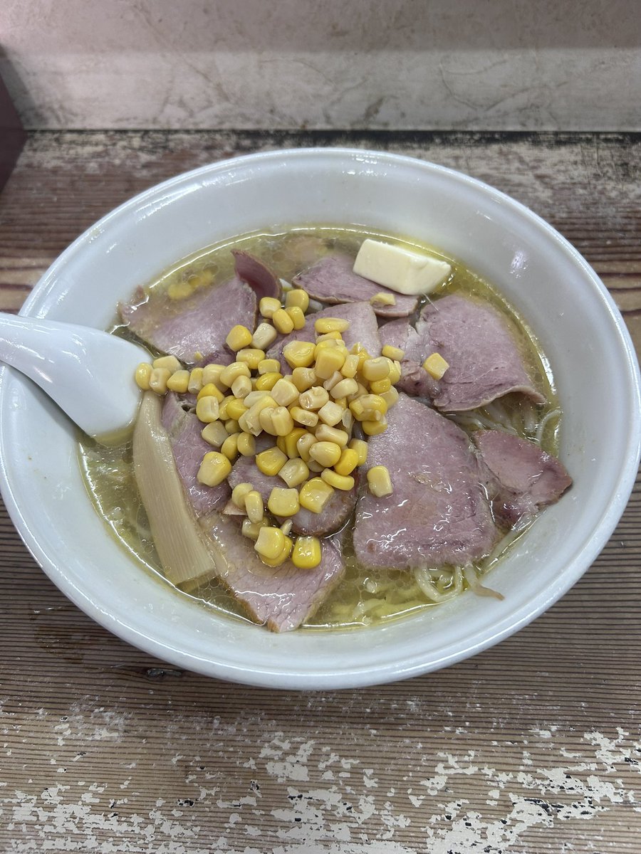 ryota15320121's tweet photo. 手打焔2026.36杯目
塩チャーシュー麺バター🍜　
塩ウメェ💯💯💯
手打麺が中毒💉過ぎる👏👏👏
今日も完汁💯💯💯
ご馳走様でした🙏🙏#手打焔 https://t.co/lN1Dff1bV0