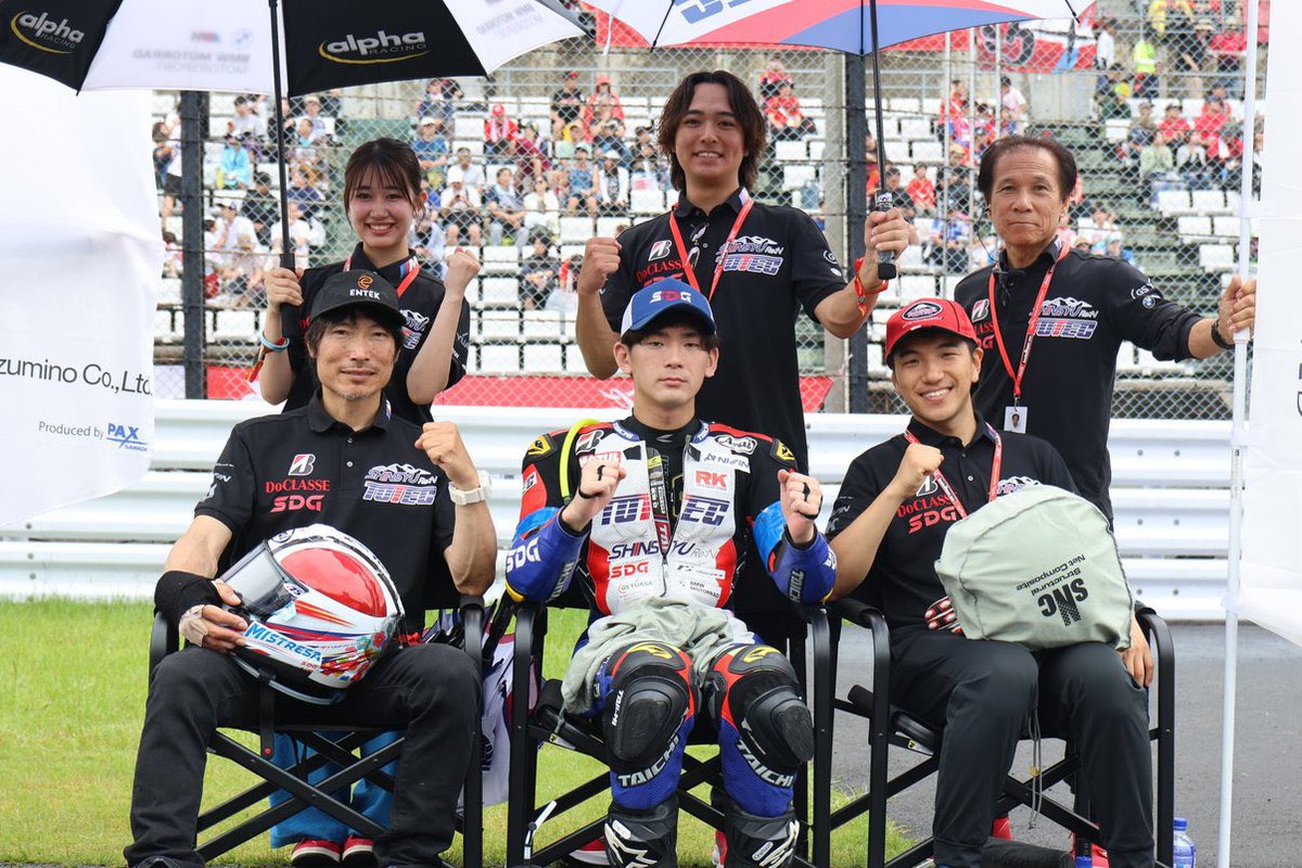 ohayamides's tweet photo. 信州Re:N with #TOTEC 
🏁 総合24位（クラス19位）
🏅 EWC世界ランキング28位

去年は酷暑、今年は冷たい雨。全然違う世界。昨年の悔しさを背負った無事の完走に心の底から感動しました。
8時間走りきるって本当にすごい。

応援してくださった全ての皆様、
本当にありがとうございました！✨
#鈴鹿8耐 https://t.co/tBEuYR69WK