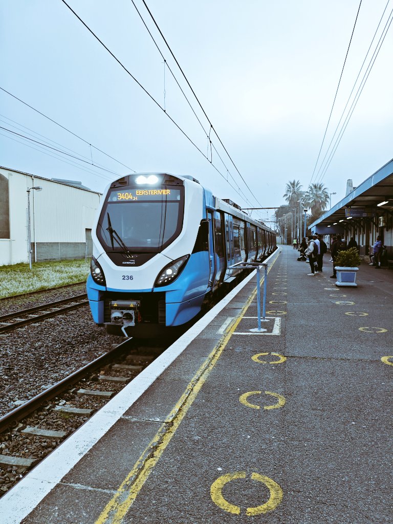 hamboneZA's tweet photo. Moody morning for #TrainDaddy. https://t.co/6z4trt6VRl