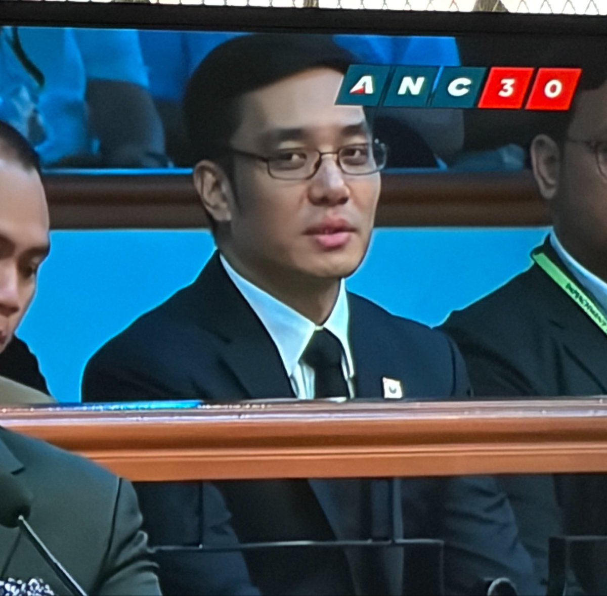 FckTitoQC's tweet photo. nakatutok sa Impeachment.
yung impeachment. https://t.co/Mmzwft5Lt3