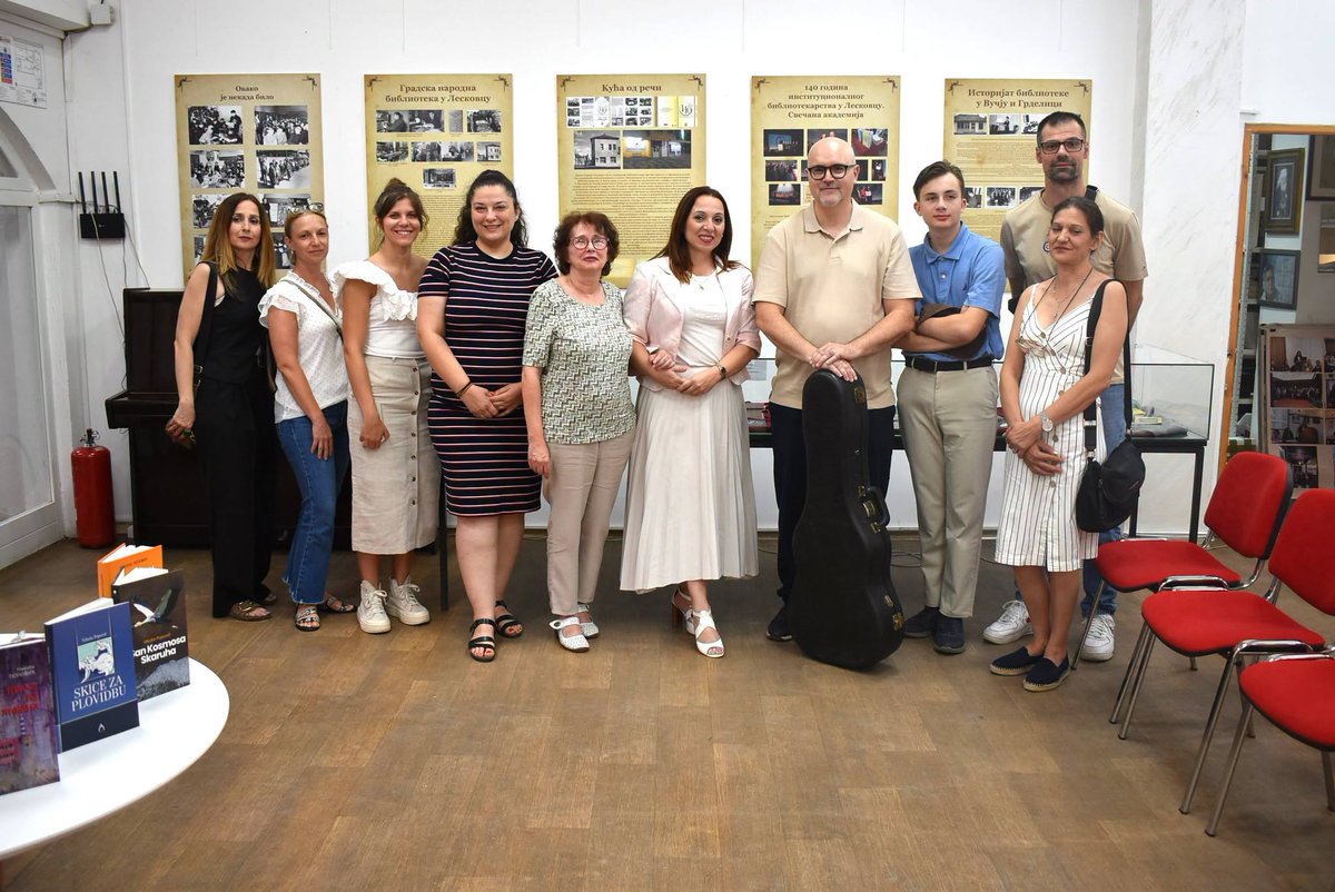 nbleskovac's tweet photo. У оквиру пројекта ,,Престоница културе" приређено је књижевно вече ,,Приче с југа" Николе Поповића, италијанисте и писца. Представљене књиге: ,,Приче из Либана", ,,Скице за пловидбу" и ,,Вече уочи представе", као и приповедачка поетика са мотивима Медитирена, Оријента и Балкана. https://t.co/VjnCHUpPeO