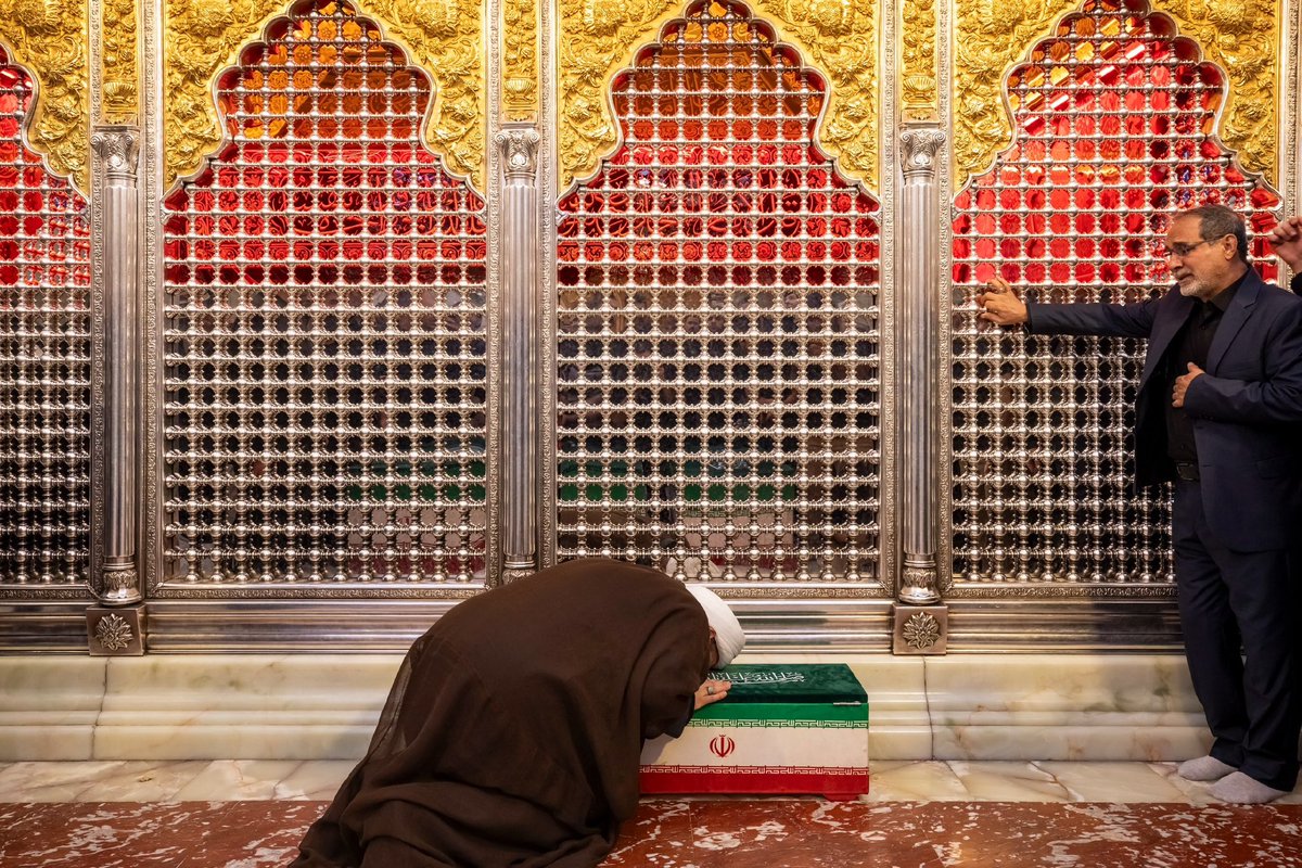 hasanein_hadad's tweet photo. زیارت پدر دختری اینجوریه رفقا ...

سرتاسر این عکس روضه سنگینه... https://t.co/mVWhDeqYWv