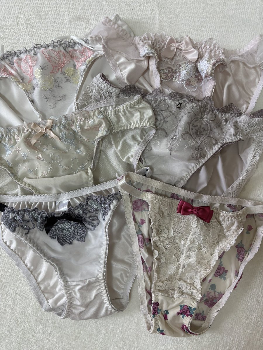 jukusui_bot's tweet photo. もう長く使ってる下着を全部買い替えようと思って、使用感はありますが買ってくれる方いますか( •̀∀•́ )？

サイズ小さくなったブラジャーも需要あれば売ります！

#下着 
#下着売ります
#パンツ
#ブラジャー https://t.co/iJcsAATXu5