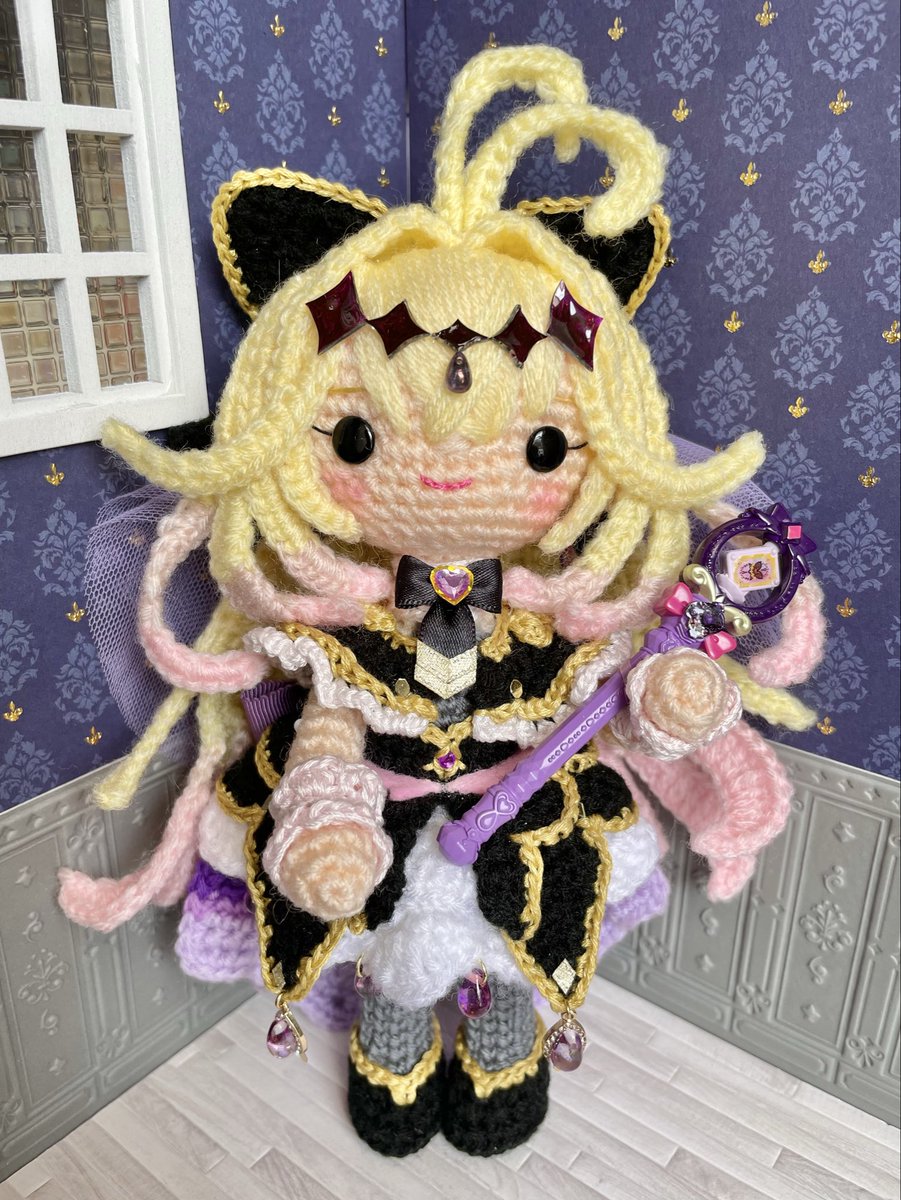 EIcuXEl12x14796's tweet photo. 神秘と秘密で包み込む
キュアアルカナ・シャドウ
さあ、迷宮へ誘いましょう🦋
最推しのアルカナちゃん完成しました🥰
#名探偵プリキュア 
#たんプリ 
#あみむす 
#あみぐるみ https://t.co/5oefRu5sf8