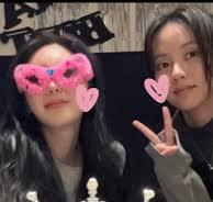 miemosa's tweet photo. The first friend I ever truly opened up to is Sohyun—a friend who comforted me during hard times. Neither of us is the type to talk easily about our struggles, and we’re both the eldest daughters. Last year.. 1/~ 

#김소현 #kimsohyun #이채연 #LEECHAEYEON https://t.co/YpWNhurLom