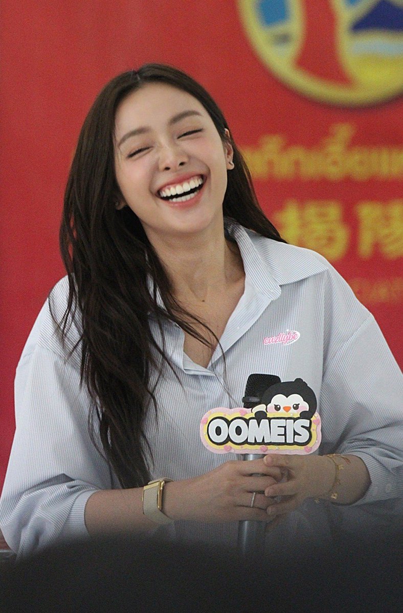 cuzrllybe's tweet photo. That smile... the prettiest ever....☀️ https://t.co/jOpBPJ0ln6