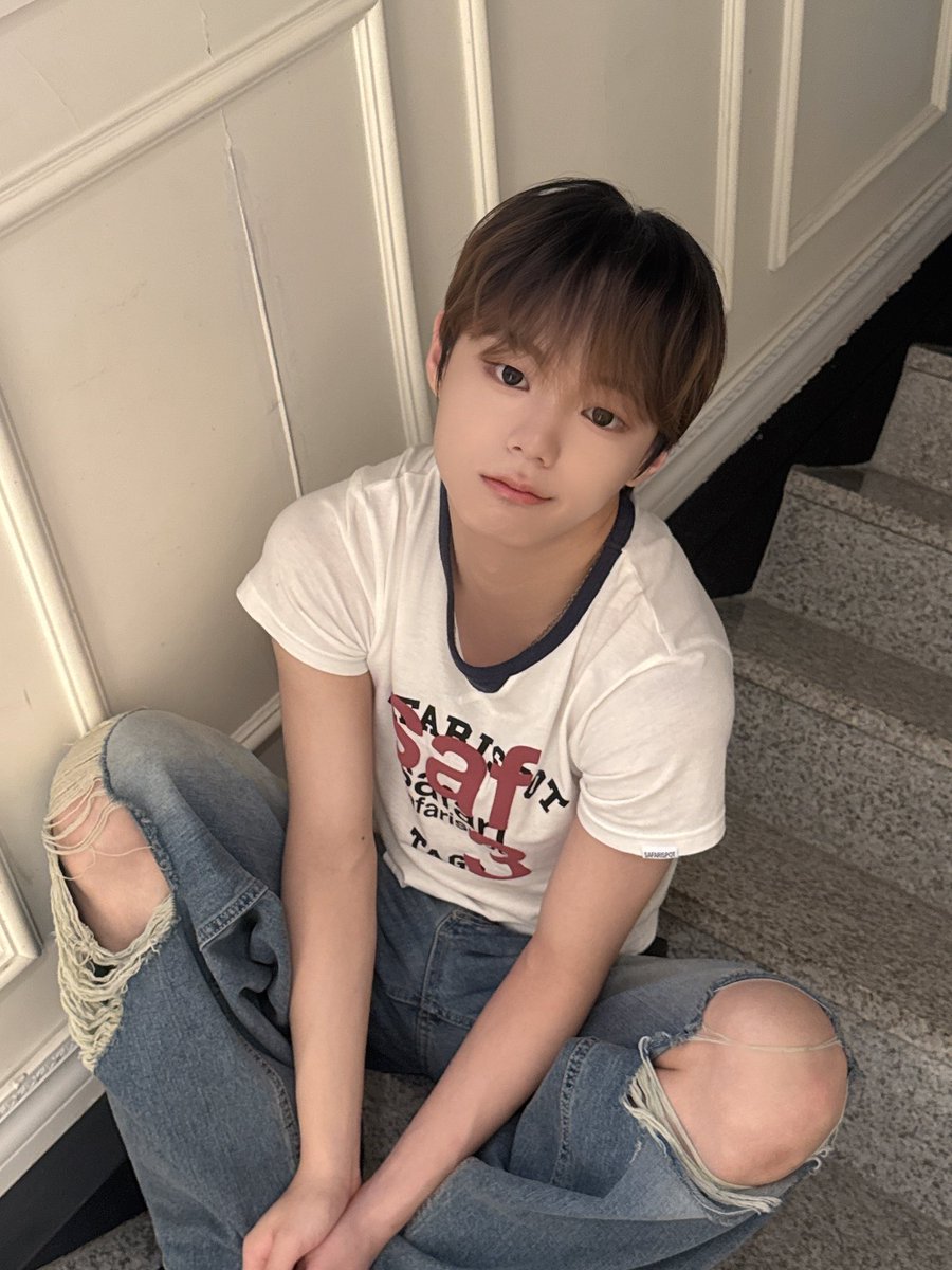 nchiveofficial's tweet photo. [#주영]

쳐다보기👀

#NCV  #NCHIVE #엔카이브 
#JUYOUNG https://t.co/VeYTtVcJgG