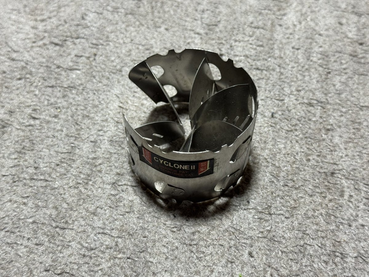 kpworks1028's tweet photo. ヤバいチューニングパーツを入手してしまった。
新鮮空気が渦を巻いてエンジンに突入するために、パワーも燃費も20％もアップするそうだ。
すごすぎる！！
入手経路は秘密🤫 https://t.co/BXHTdpdOuD