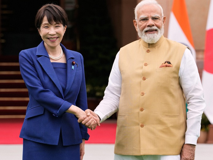 shirasaka_k's tweet photo. 高市早苗はモディ首相から「美しい妹」と言われ、大はしゃぎだった。
その後に、この記事。二重の意味で面白い！🤣

・モディ首相は「美しい」とは言ってなかった。
・それを「美しい」と訳した通訳のせいにした。 https://t.co/ReeFMIhCbi