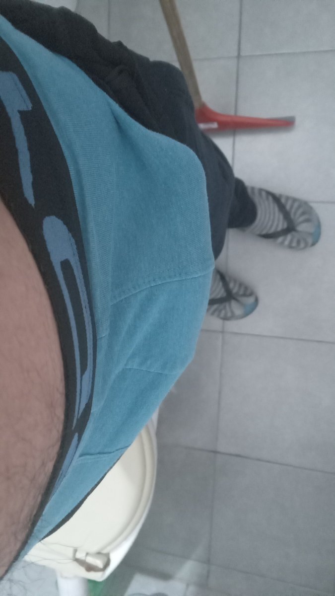 juckabell's tweet photo. @BearThickTop Pónmelo tu, se nota que la tienes más grande q yo https://t.co/kiPIvwz1Kb