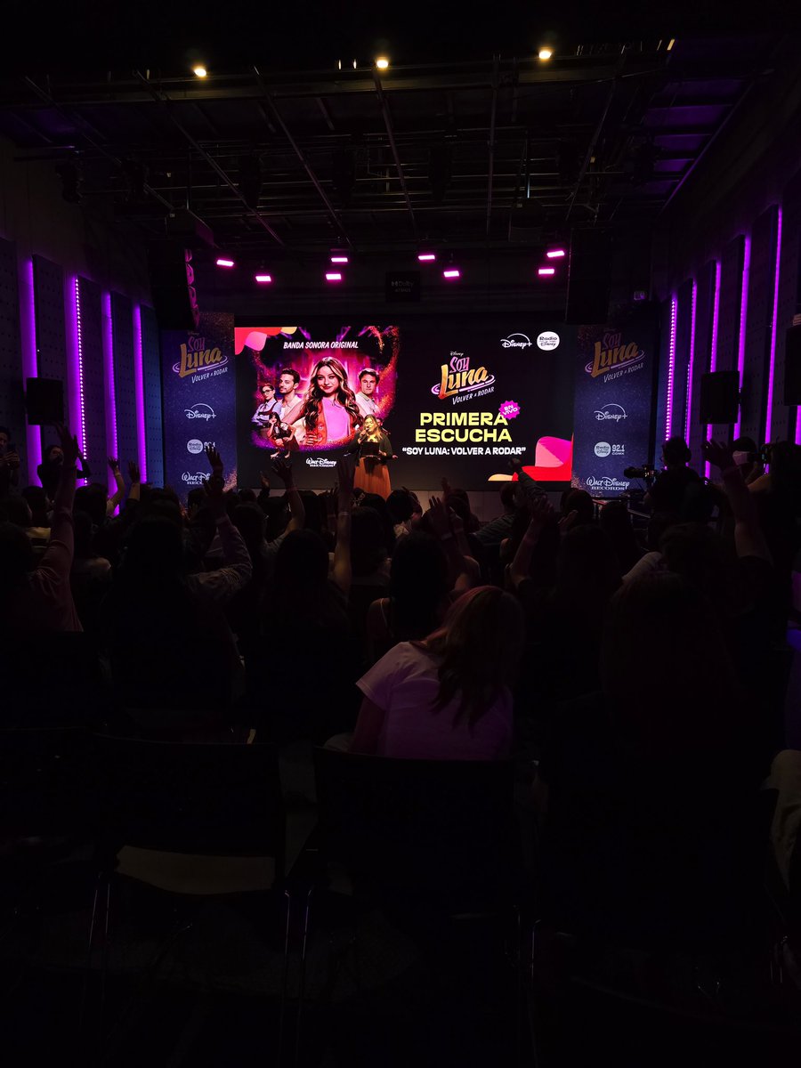 RadioDisneyMX's tweet photo. La primera escucha de #SoyLuna: Volver a Rodar fue increíble. 🛼🌙

¡A partir de mañana 8 de julio podrás escuchar el soundtrack completo en tu plataforma favorita! 🤩

Soy Luna: Volver a Rodar, 24 de julio en @disneyplusla 👀🫶🏻

#RadioDisneyMéxico #DisneyPlusMX https://t.co/RX89mP4BXo